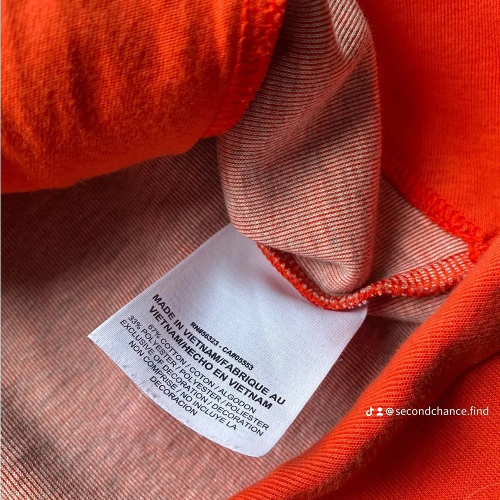 Nike Women’s Red Cropped Sweatshirt Small Zip Pocket Logo Pullover.